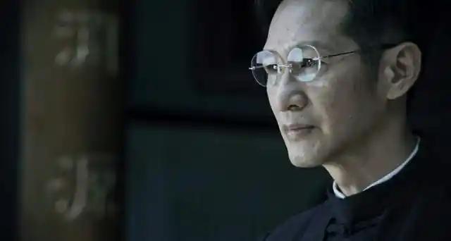 曾被赞与陈道明等身,今发文母亲因新冠去世,王劲松凭啥这么横?