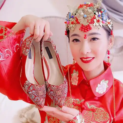 夏女士结婚鞋子红色中式秀禾服踩堂鞋尖头细跟新娘鞋高跟孕妇红鞋