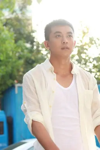 天生要完美李佳航追学姐网友家法伺候