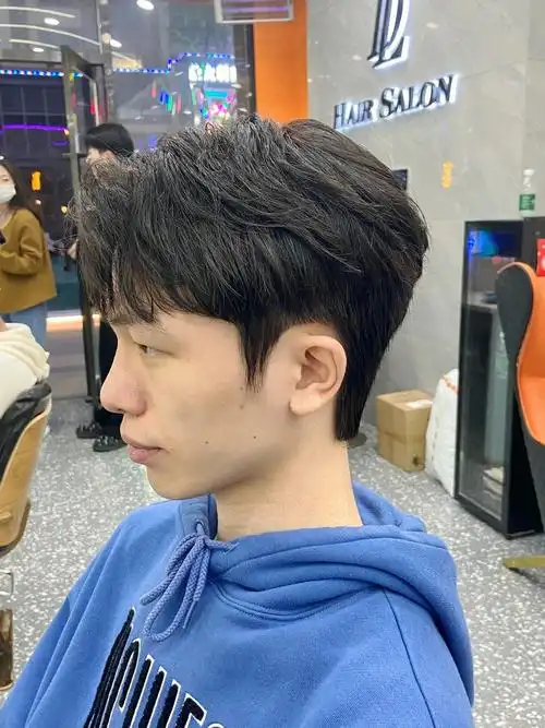 暖男必备2022夏季发型男士气垫烫