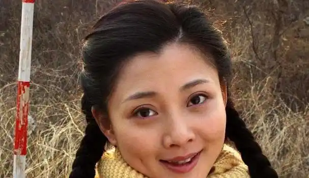 许多四十岁的女性比起年轻的女孩更加迷人和吸引人.