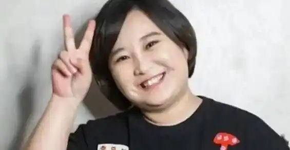 知道她的真名后, 网友大喊: 不改早火了_名字_相声_节目