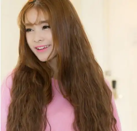 时尚的隐形玉米须烫发型图片