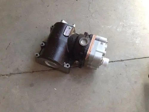 厂家供应重汽发动机打气泵 现货曼发动机打气泵空压机批发