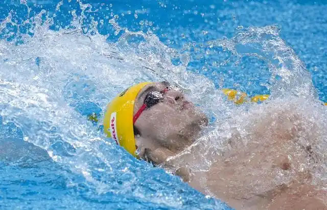 游泳——全国冠军赛:徐嘉余晋级男子100米仰泳半决赛