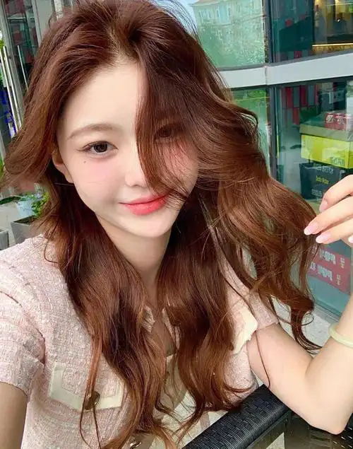 夏天特显白发色减龄又有气质