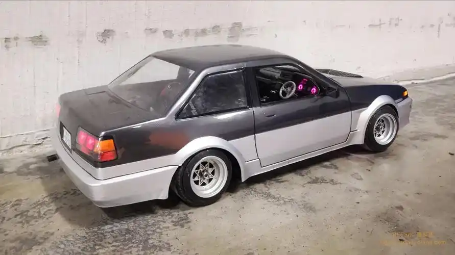 三厢ae86车壳——银与灰的碰撞