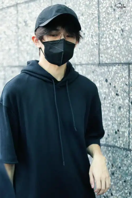 易烊千玺到米兰##易烊千玺 米兰时装周##易烊千玺也