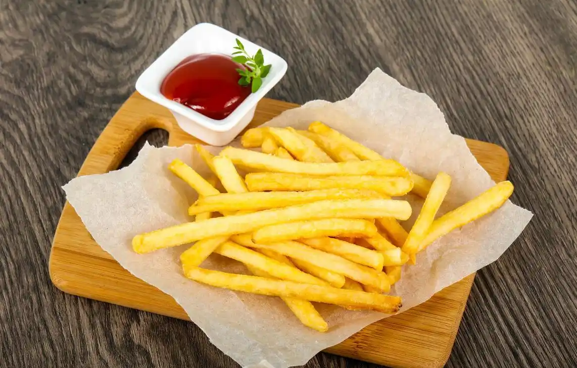 炸薯条,金黄酥脆,学会自己在家做,几块钱土豆做一堆,吃个过瘾