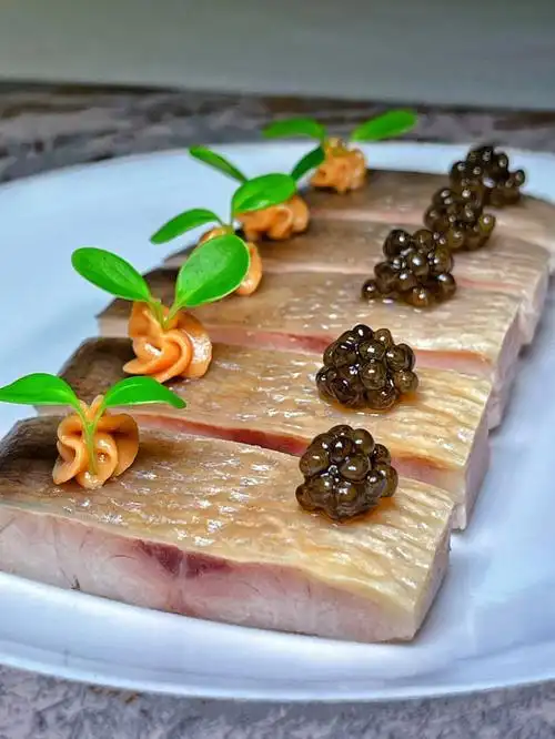 91广东的朋友过来谈合作,请她来潮上潮,环境高端大气,菜品也精致