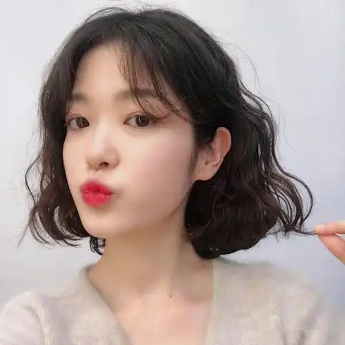 2021冬天你就差一款慵懒法式蛋卷烫