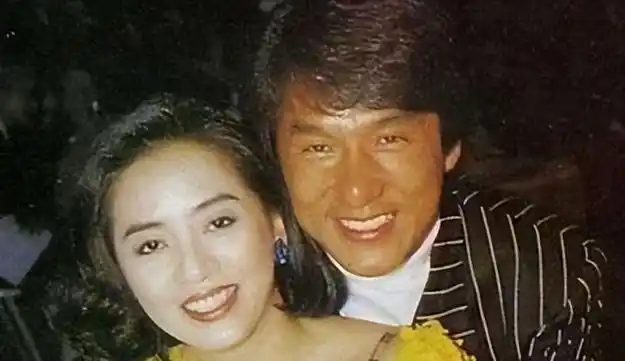 成龙抱过的二十个女明星都有谁范冰冰超主动章子怡被横抱起来