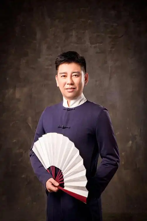 张巍王喆,青年作曲家,毕业于中国音乐学院,现就职于中国人民解放军