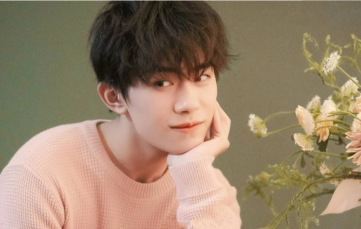 易烊千玺为什么身材这么好?看到他怎么吃面,网友:活该我胖