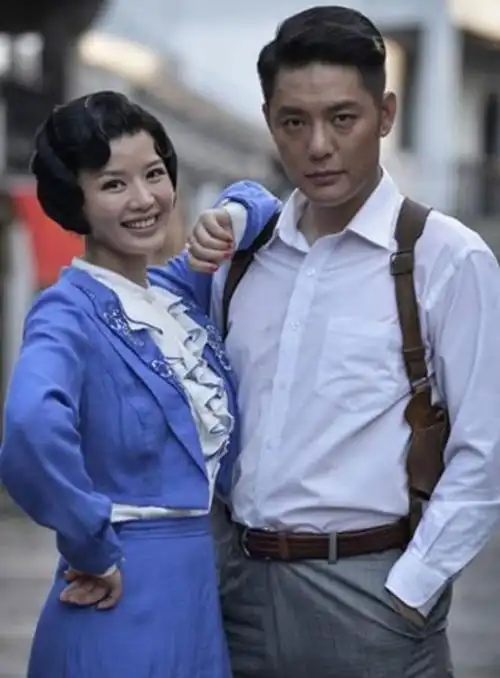 相差6岁明星夫妻,结婚一个月,老公改名,老婆也换名