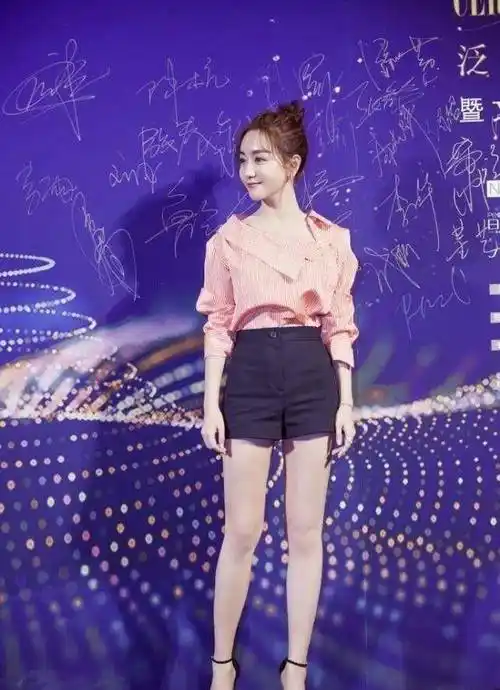 身高不够,身材来凑!这10位矮个子女星个个风情万种,闭月羞花