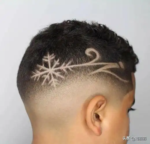 鸡冠头搭配螺栓雕刻,超高回头率,想不帅都难这款发型把中国的太极图都