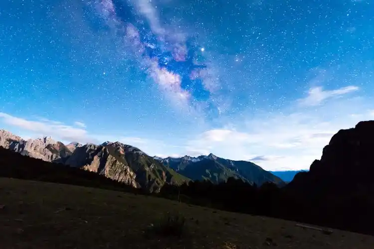 感谢凌冬edy的raw星空和蓝天的搭配显得有些特别星空其实一直存在只是