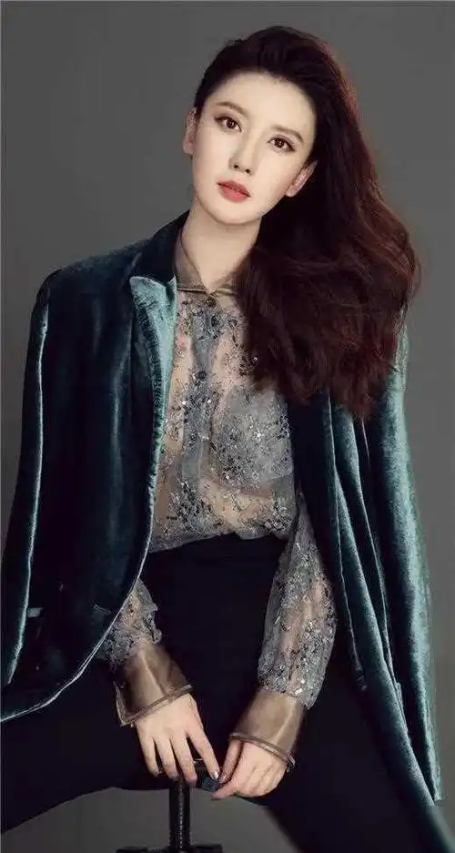 张萌中国内地女模特演员制片人主持人钢琴教师歌手