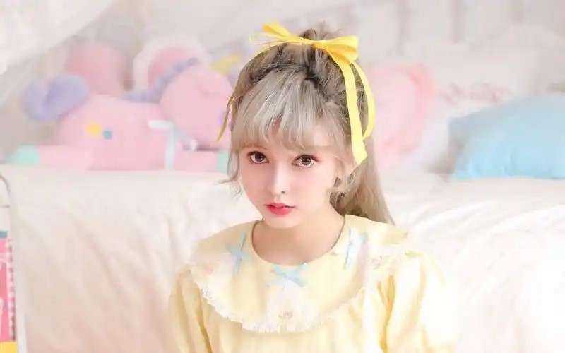 梦幻大眼美女图片壁纸68