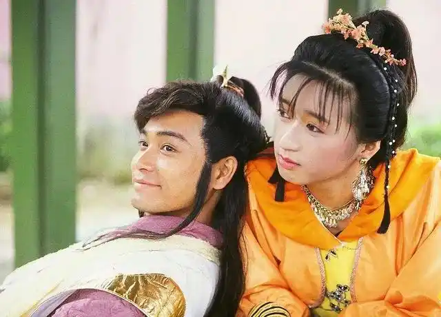 《日月神剑》~史上最贫穷富家千金裘菁菁!