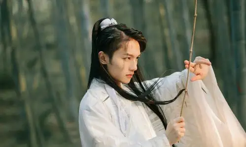 淡辉夕颜,公子如玉,是你执一把青伞,为… - 堆糖,美图壁纸兴趣社区