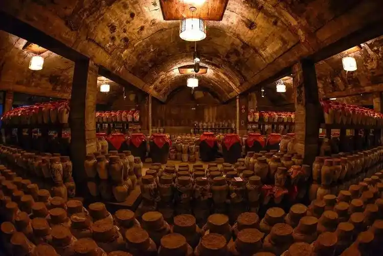 即墨老酒博物馆分为七大展区,并包含地下酒窖,即墨老酒坊,品酒斋等