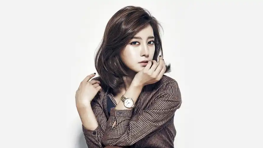 电脑壁纸 明星 日韩明星 韩国美女崔允素时尚写真