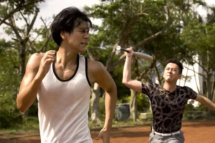 彭于晏图片上的肌肉是怎么练的?