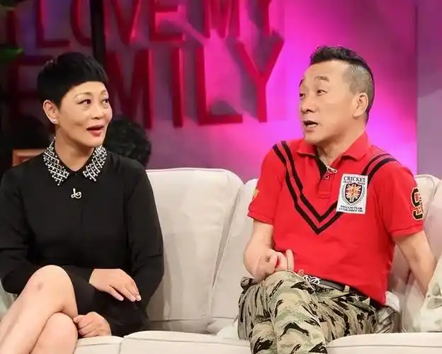 杨蕾相信喜欢看小品的人都知道她曾经饰演的小品,她演绎小品非常的传