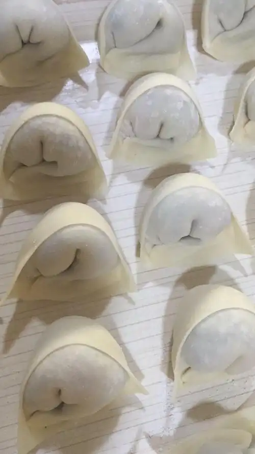 厨娘手工大馅砂锅馄饨开业喽