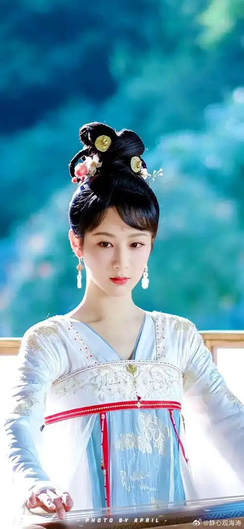 电视剧国色芳华超话#杨紫国色芳华##杨紫何惟芳#思念像漫天星星,细碎