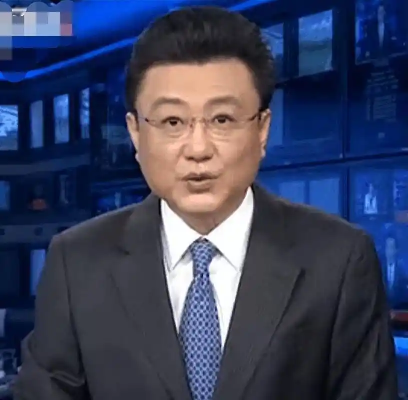 他就是《新闻联播》主持人王宁.