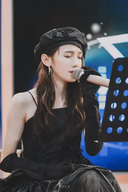 九位正式成员分别是陆婷,莫寒,戴萌,苏杉杉,钱蓓婷,刘增艳,张雨鑫