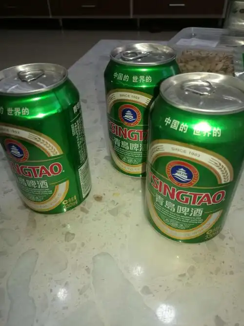 这鬼天气还这么冷喝点啤酒暖暖胃