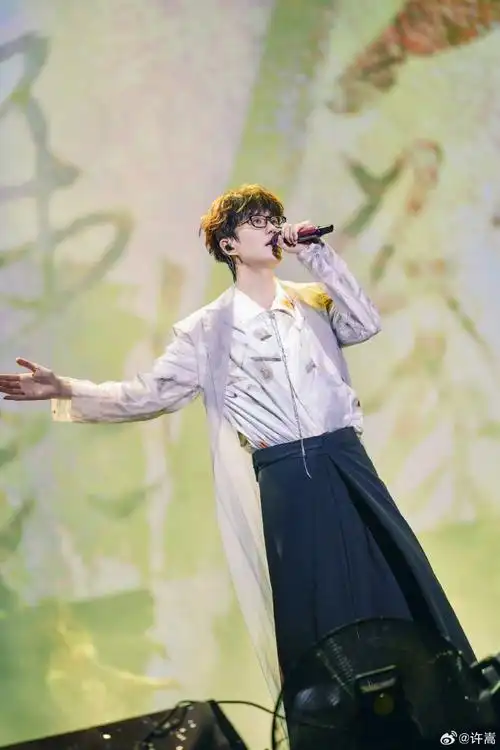 许嵩演唱会官宣南京成都青岛##许嵩巡演官宣3城