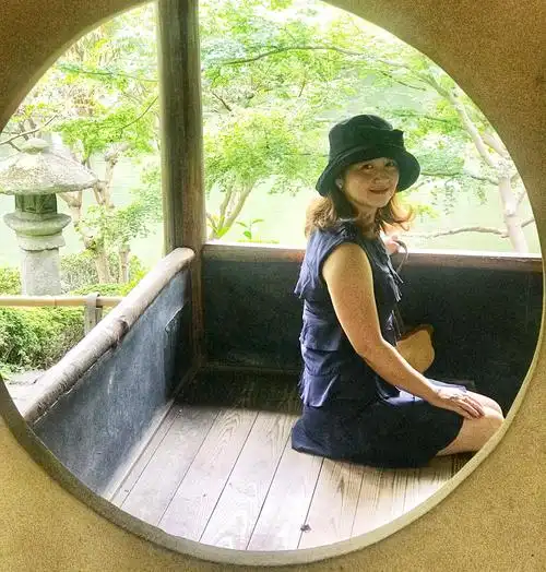 你是来拉屎的吧小女孩是谁演的 小女孩沈洁长大后的样子照片