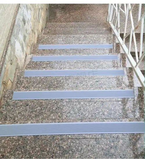 2022新品室外台阶防滑垫pvc楼梯踏步垫免胶自粘家用塑胶贴地垫台阶