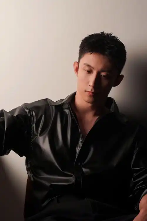 黄景瑜他从火光中走来##中秋节快乐