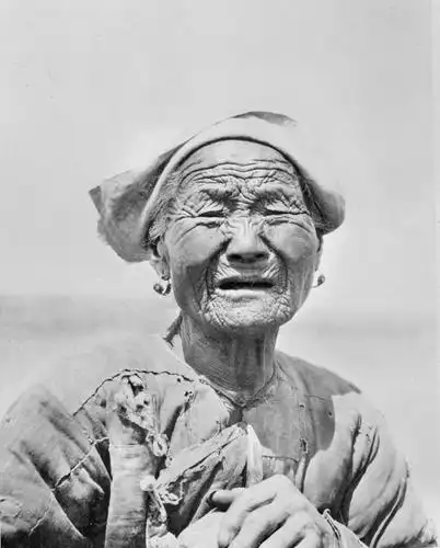 民俗,社会学和艺术于一体,既有深度又有广度,加深了人们对生活和苦难