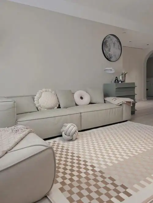 每次不管发什么大家都会问乳胶漆的颜色今天就来说一下客厅刷的是芬琳