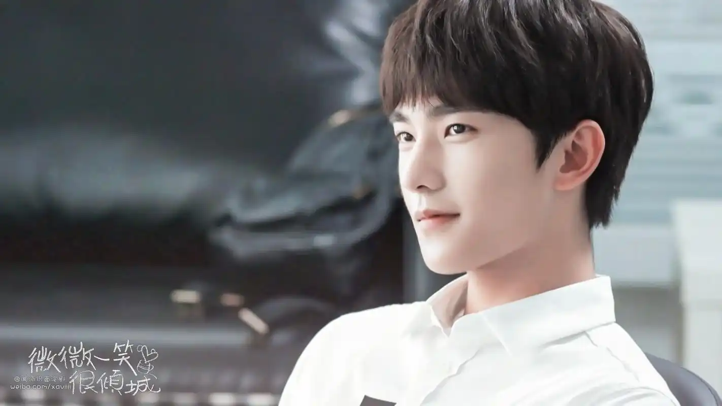 杨洋《微微一笑很倾城》喝水剧照图片桌面壁纸