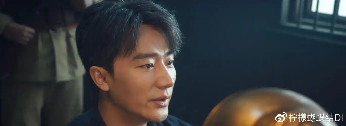 黄轩《瞄准》上线获赞,仅播3集全网热度第一,陈赫表现出乎意料