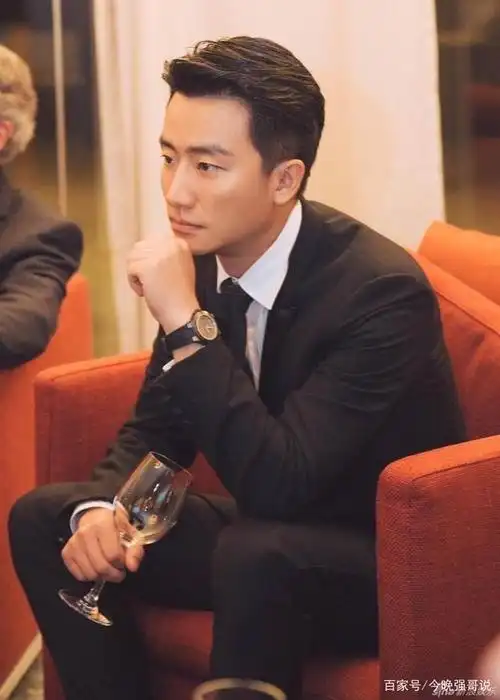 男演员黄轩照片合集