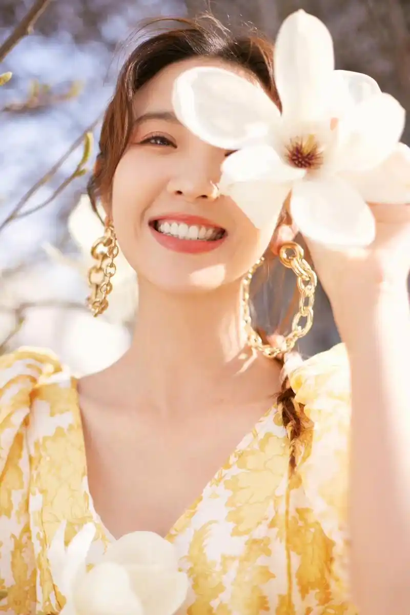 唐艺昕笑容甜美,富有感染力,谁能拒绝甜美