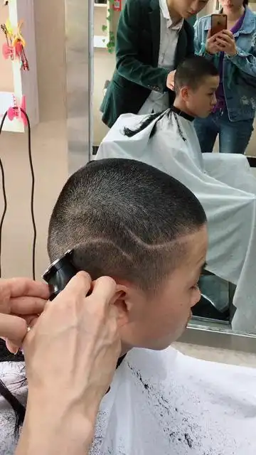 寸头也是可以刻痕的