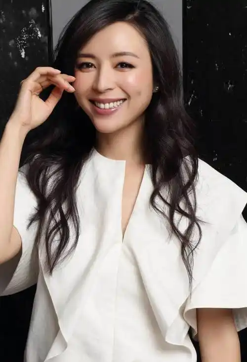 绝了这九个酒窝女星无人争锋一颦一笑都超甜整不出的灵动