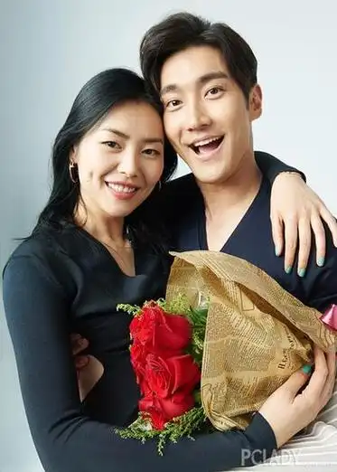 刘雯崔始源在一起 石榴夫妇情侣发型时髦炸