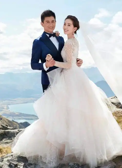 刘诗诗嫁大17岁吴奇隆婚后八年有幸福也有泪水