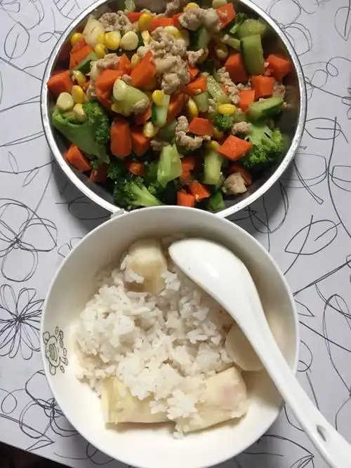 快乐小小敏xm做的一个人午餐